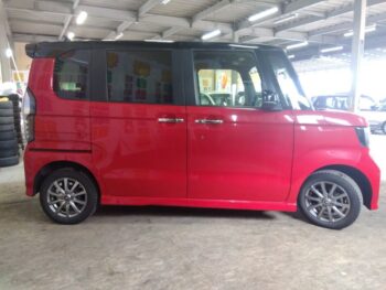 N-BOXカスタム Ｇ・ＥＸホンダセンシング 4WD
