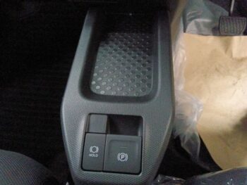 タフト X IDLEレス 未使用車 4WD