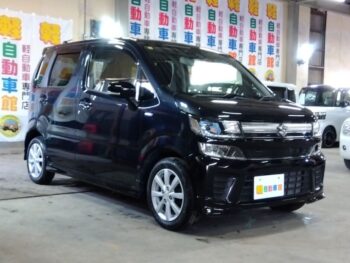 ワゴンR ハイブリッド FZ セーフティパッケージ装着車　4WD