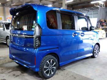 N-BOXカスタム Ｇ・Ｌホンダセンシング 4WD