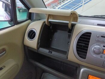 モコ E　FOUR　4WD