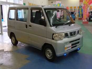 NV100クリッパーバン DX　4WD