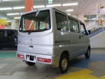 NV100クリッパーバン DX　4WD