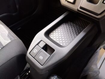 タフト Ｘ 未使用車 4WD
