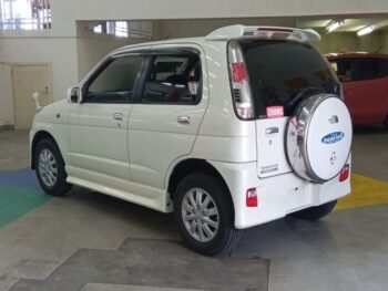 テリオスキッド カスタムL　4WD