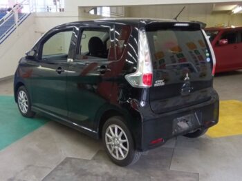 eKカスタム G　4WD