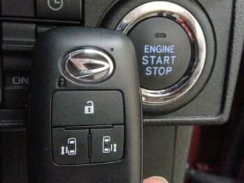 ムーヴキャンバス セオリー　G　パノラマモニター純正ナビTV　4WD