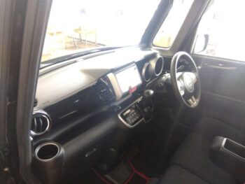 N-BOXカスタム SSパッケージ　4WD