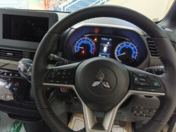 デリカミニ T プレミアム 未使用車 ターボ　4 WD