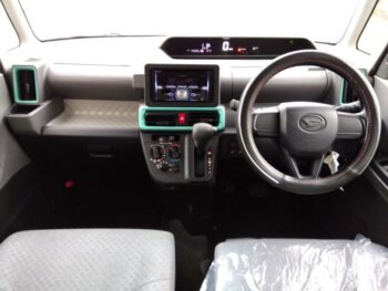 タント Ｌ　スマートアシスト非装着車 4WD