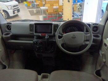 NV100クリッパーバン DX 4WD