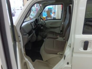 NV100クリッパーバン DX 4WD