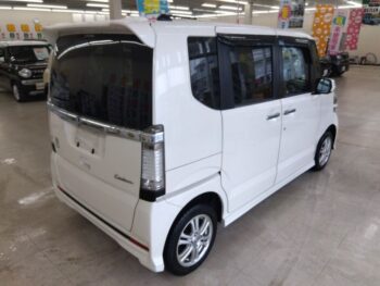 N-BOXカスタム G・Lパッケージ　4WD