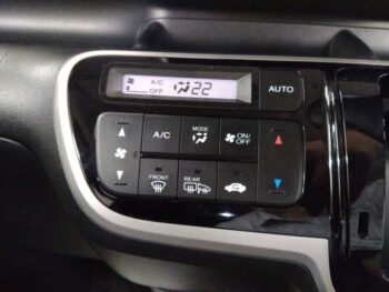 N-BOXカスタム G・Lパッケージ　4WD