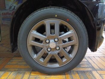 デリカミニ T プレミアム 未使用車 ターボ 4WD