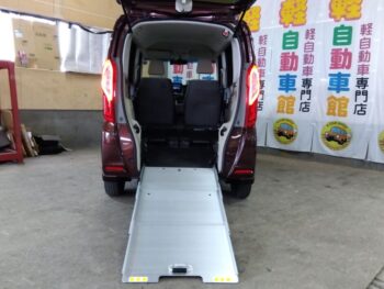 N-BOX Ｇ・スロープ Ｌ ターボ Ｈｏｎｄａ ＳＥＮＳＩＮＧ 福祉車両 車いす仕様　4WD