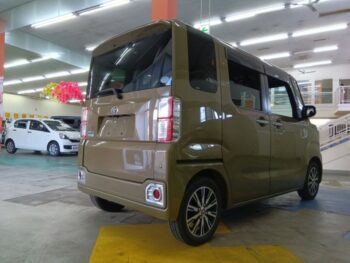 ピクシスメガ G　ターボ　SAⅢ　4WD