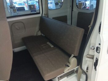 NV100クリッパーバン DX　4WD