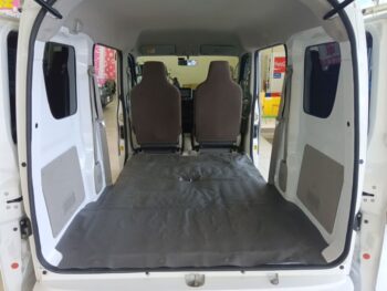 NV100クリッパーバン DX　4WD