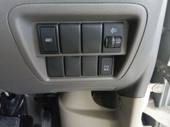 NV100クリッパーバン DX　4WD