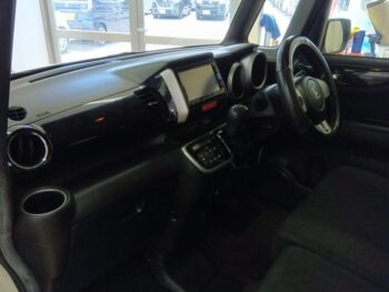 N-BOXカスタム G・Lパッケージ 4WD