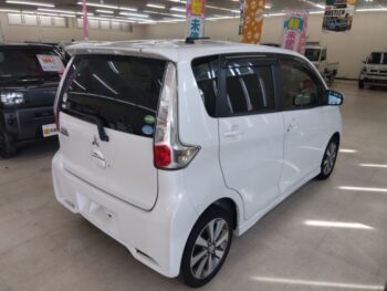 eKカスタム T　ターボ　４WD