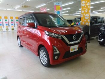 デイズ ハイウェイスターX　アラウンドビューモニター純正ナビ　ハイブリッド　4WD