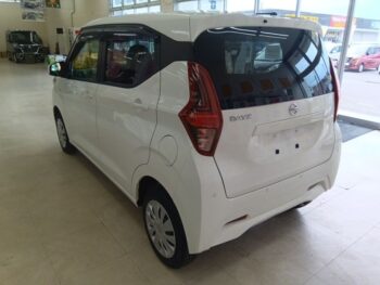 デイズ B　4WD