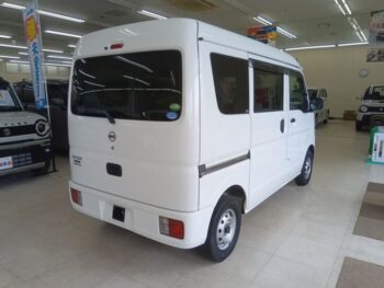 NV100クリッパーバン DX　4WD