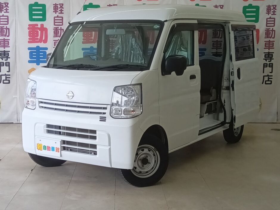 NV100クリッパーバン DX　4WD