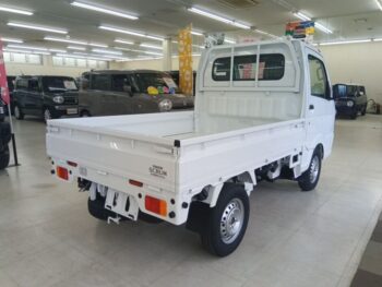 スクラムトラック KC　4WD 未使用車