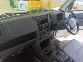 スクラムトラック KC　4WD 未使用車