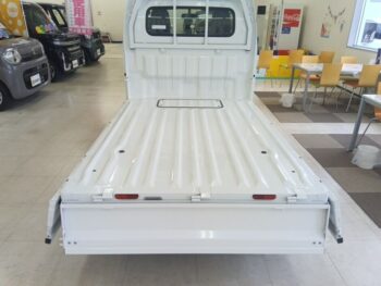 スクラムトラック KC　4WD 未使用車
