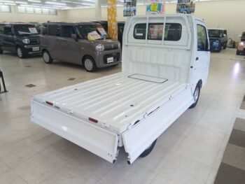 スクラムトラック KC　4WD 未使用車