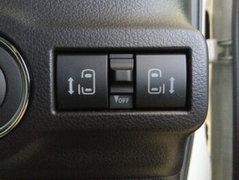 スペーシア ハイブリッドX　セーフティプラスパッケージ装着車　未使用車　４WD