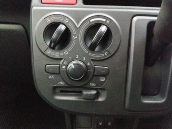 キャロル GL　レーダーブレーキ　社外ナビ　４WD