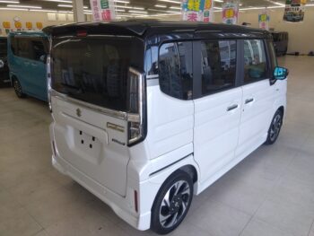 スペーシアカスタム ハイブリッドXSターボ 全方位モニター付純正ナビTVスズキコネクト対応通信機装着車 4WD