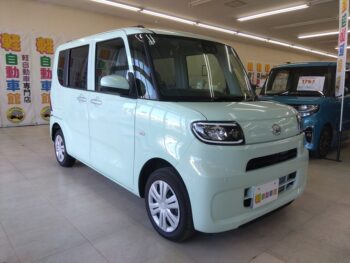 タント L　ナビ・バックカメラ　4WD