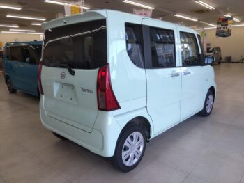 タント L　ナビ・バックカメラ　4WD