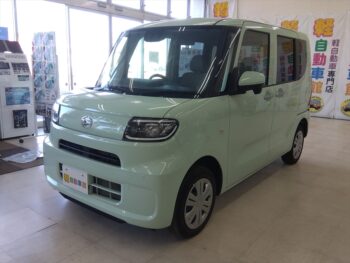 タント L　ナビ・バックカメラ　4WD