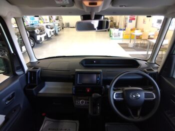 タント L　ナビ・バックカメラ　4WD