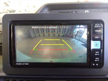 タント L　ナビ・バックカメラ　4WD