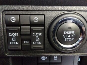 ムーヴキャンバス セオリーG　4WD　