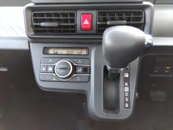 タント Ｘターボ ナビ バックカメラ 4WD