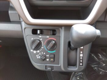 ムーヴ L 未使用車 4WD