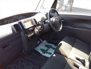 タントカスタム L　ナビ付　後期型　4WD