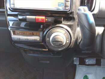 タントカスタム L　ナビ付　後期型　4WD