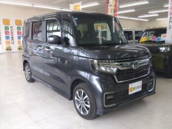 N-BOXカスタム L・スロープ　福祉車両車いす仕様　純正ナビ・TV・バックカメラ　4WD