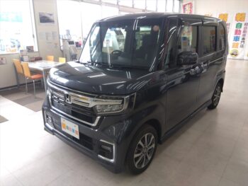 N-BOXカスタム L・スロープ　福祉車両車いす仕様　純正ナビ・TV・バックカメラ　4WD