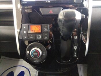 タントカスタム RS　ターボ　 SA　ナビ付　4WD